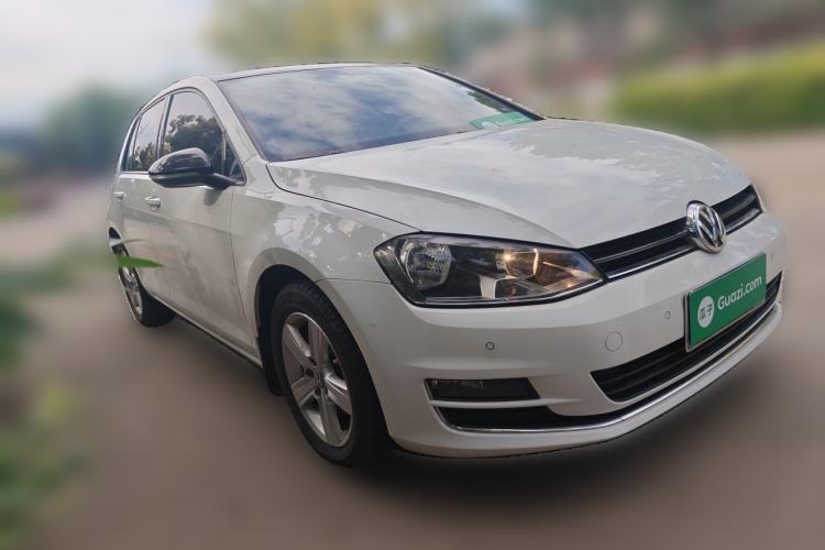 Used Volkswagen Golf 2017 1.6L Automatic Comfort Million-Vehicle Anniversary Edition Front Right 45 Deg