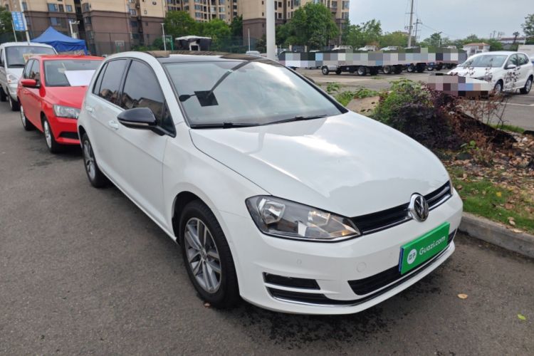 Used Volkswagen Golf 2017 230TSI Automatic Luxury Million-Vehicle Commemorative Edition Front Right 45 Deg