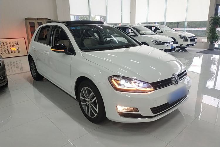 Used Volkswagen Golf 2017 230TSI Automatic Luxury Million-Vehicle Commemorative Edition Front Right 45 Deg