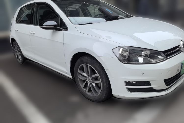 Used Volkswagen Golf 2017 230TSI Automatic Luxury Million-Vehicle Commemorative Edition Front Right 45 Deg