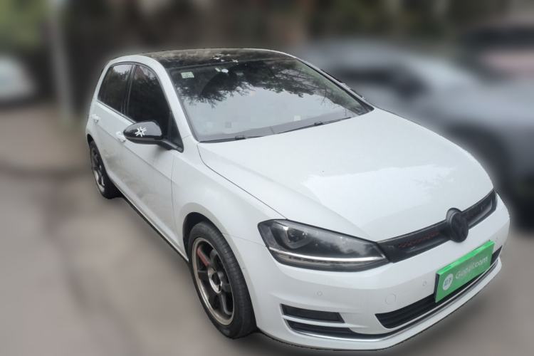 Used Volkswagen Golf 2017 230TSI Automatic Luxury Million-Vehicle Commemorative Edition Front Right 45 Deg