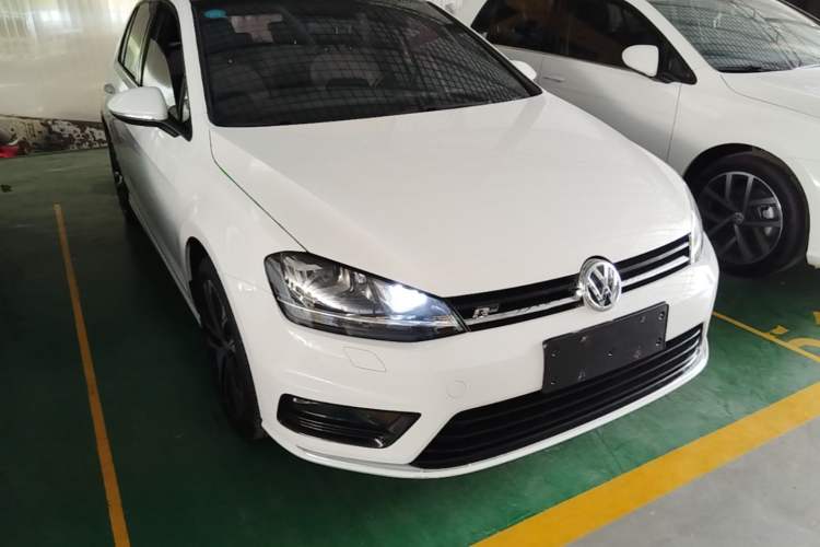 Used Volkswagen Golf 2017 280TSI Automatic R-Line Million-Vehicle Commemorative Edition Front Right 45 Deg