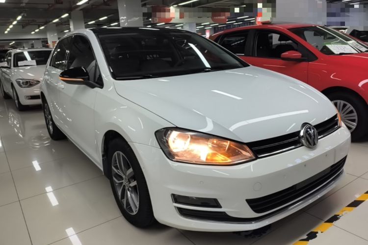 Used Volkswagen Golf 2017 230TSI Automatic Luxury Million-Vehicle Commemorative Edition Front Right 45 Deg