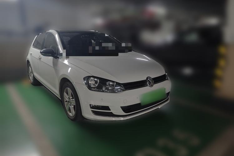 Used Volkswagen Golf 2017 230TSI Automatic Comfort Edition – Celebrating Milestone of One Million Units Front Right 45 Deg