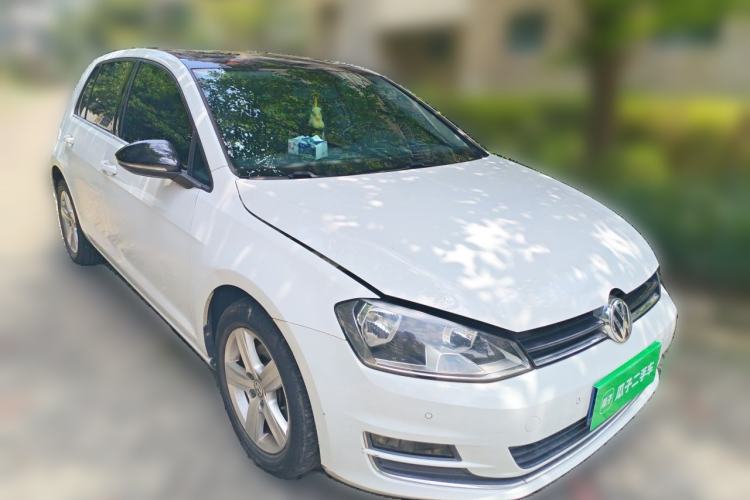 Used Volkswagen Golf 2017 230TSI Automatic Comfort Edition – Celebrating Milestone of One Million Units Front Right 45 Deg
