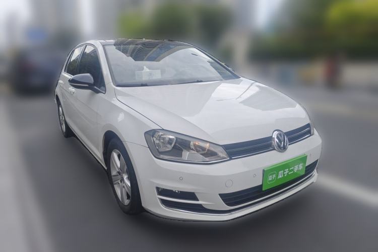 Used Volkswagen Golf 2017 230TSI Automatic Comfort Edition – Celebrating Milestone of One Million Units Front Right 45 Deg