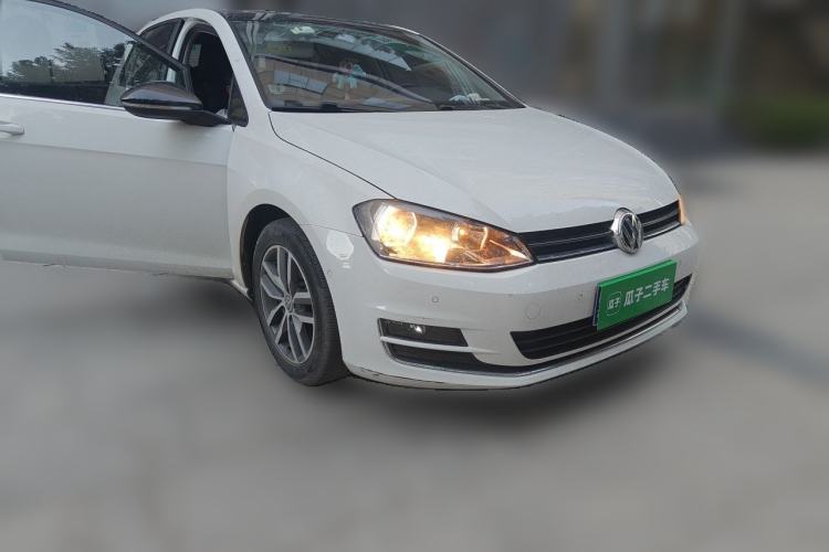Used Volkswagen Golf 2017 230TSI Automatic Luxury Million-Vehicle Commemorative Edition Front Right 45 Deg