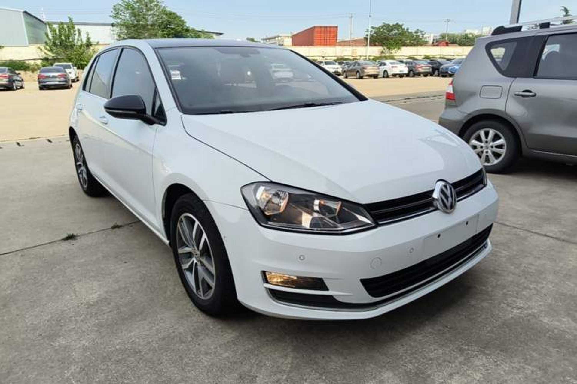 Used Volkswagen Golf 2017 230TSI Automatic Luxury Million-Vehicle Commemorative Edition Front Right 45 Deg