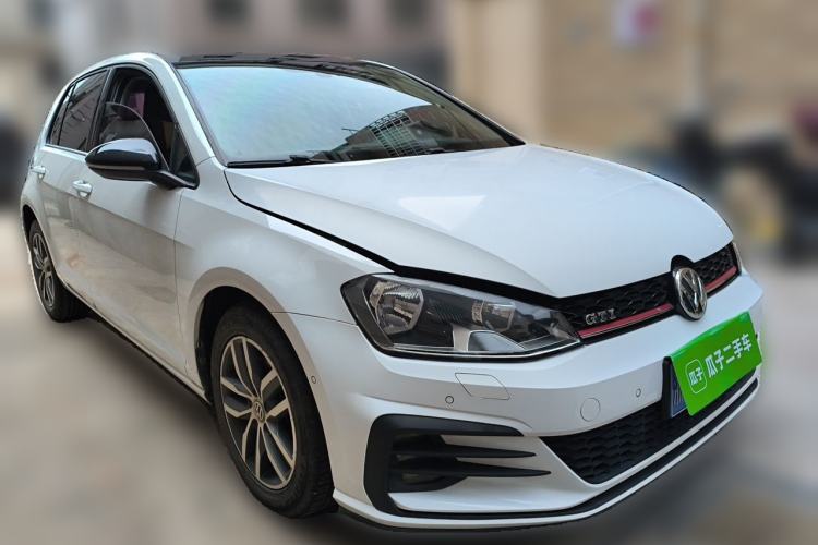 Used Volkswagen Golf 2017 230TSI Automatic Luxury Million-Vehicle Commemorative Edition Front Right 45 Deg