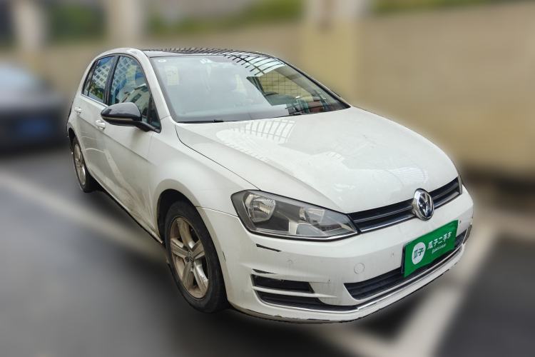 Used Volkswagen Golf 2017 230TSI Automatic Comfort Edition – Celebrating Milestone of One Million Units Front Right 45 Deg