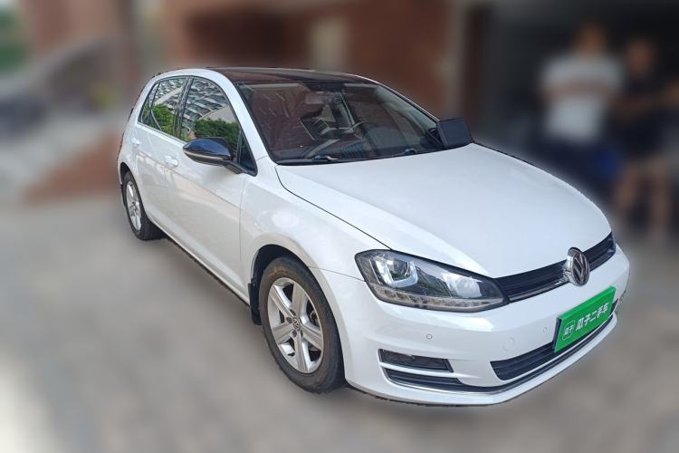 Used Volkswagen Golf 2017 1.6L Automatic Comfort Million-Vehicle Anniversary Edition Front Right 45 Deg