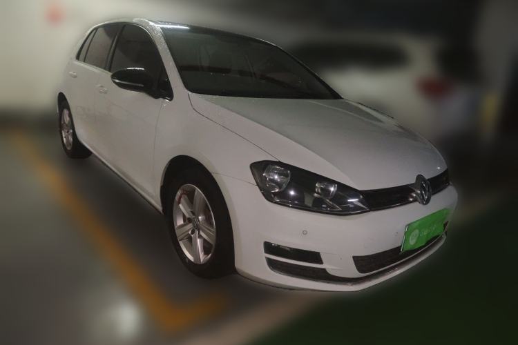 Used Volkswagen Golf 2017 1.6L Automatic Comfort Million-Vehicle Anniversary Edition Front Right 45 Deg