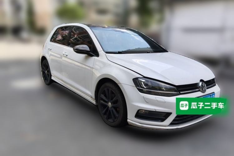 Used Volkswagen Golf 2017 280TSI Automatic R-Line Million-Vehicle Commemorative Edition Front Right 45 Deg
