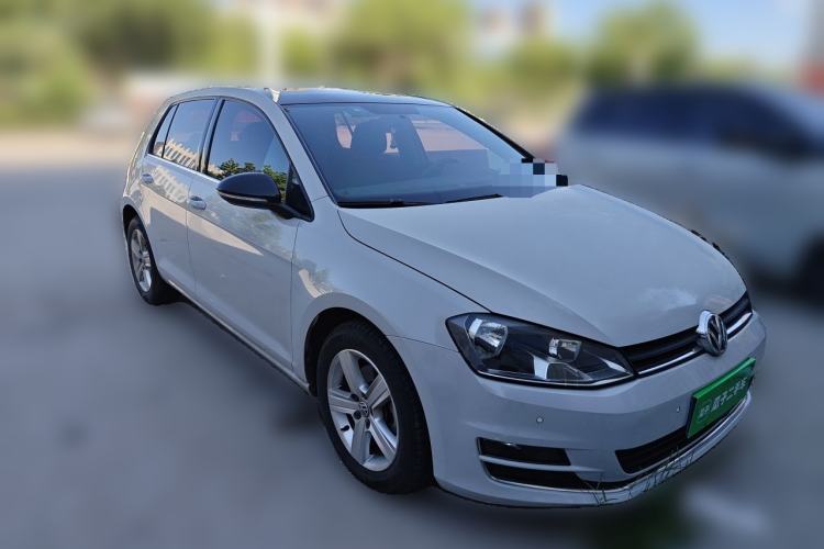 Used Volkswagen Golf 2017 1.6L Automatic Comfort Million-Vehicle Anniversary Edition Front Right 45 Deg
