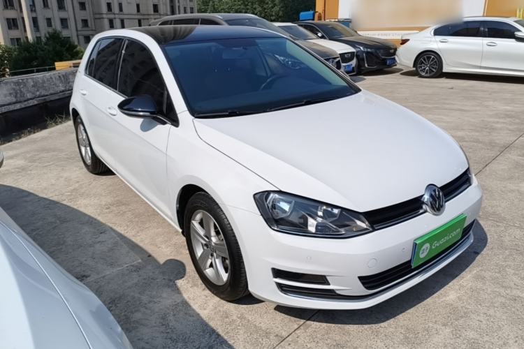 Used Volkswagen Golf 2017 1.6L Automatic Comfort Million-Vehicle Anniversary Edition Front Right 45 Deg