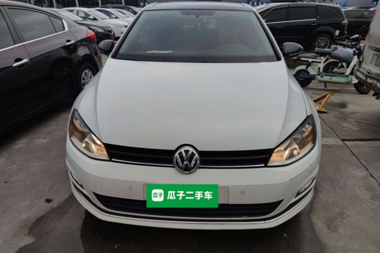 Used Volkswagen Golf 2017 1.6L Automatic Comfort Million-Vehicle Anniversary Edition Front