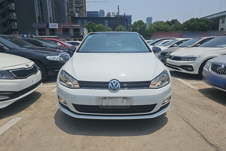 Used Volkswagen Golf 2017 230TSI Automatic Comfort Edition – Celebrating Milestone of One Million Units Front