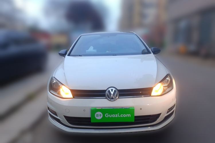Used Volkswagen Golf 2017 1.6L Automatic Comfort Million-Vehicle Anniversary Edition Front
