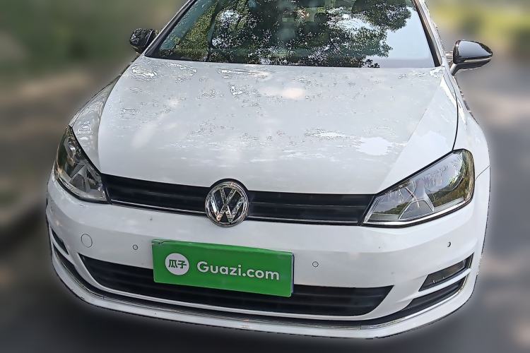 Used Volkswagen Golf 2017 1.6L Automatic Comfort Million-Vehicle Anniversary Edition Front
