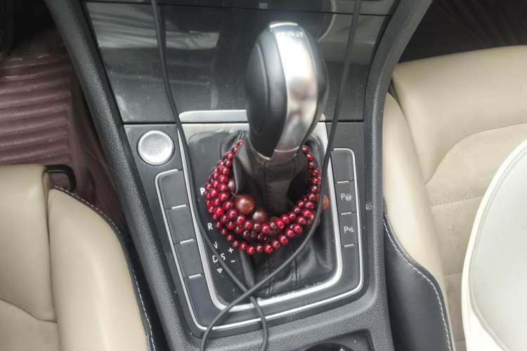 Used Volkswagen Golf 2017 230TSI Automatic Luxury Million-Vehicle Commemorative Edition Gear Lever