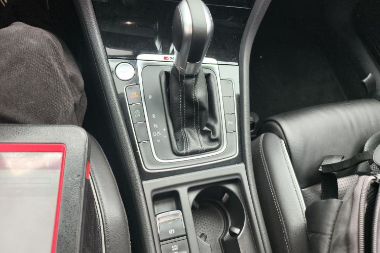 Used Volkswagen Golf 2017 2.0TSI R Gear Lever