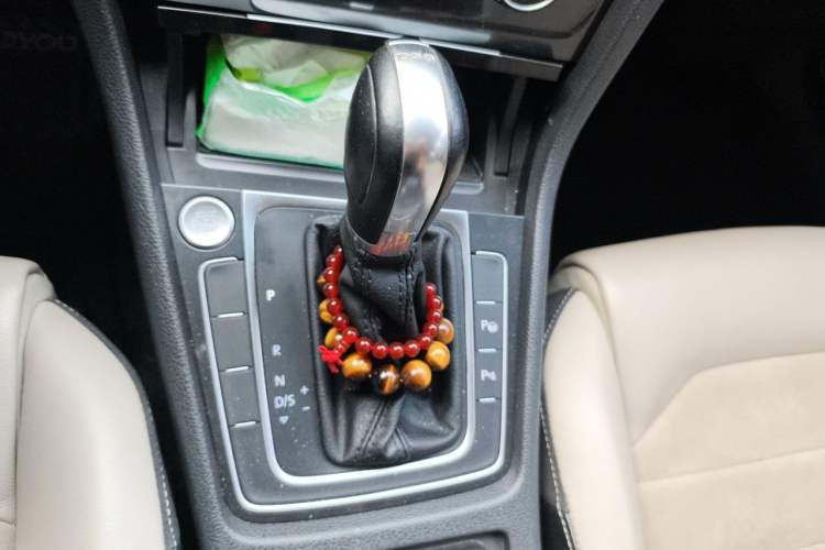 Used Volkswagen Golf 2017 230TSI Automatic Luxury Million-Vehicle Commemorative Edition Gear Lever