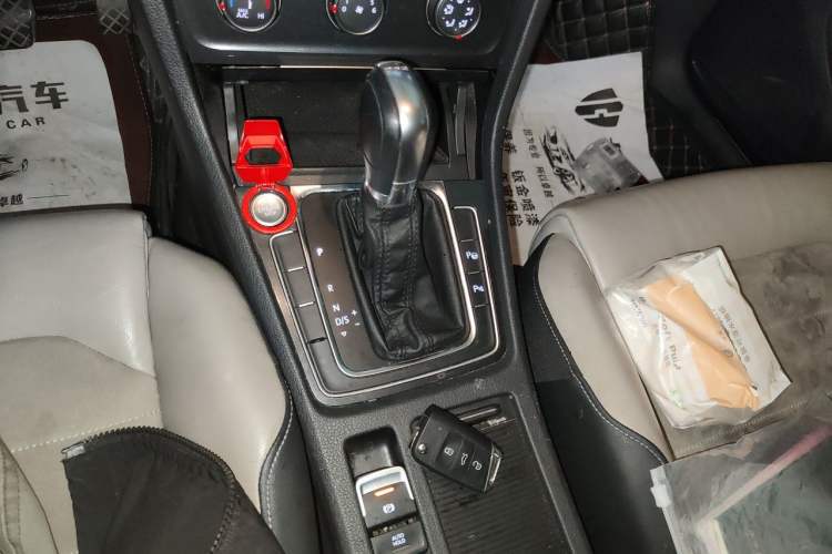 Used Volkswagen Golf 2017 230TSI Automatic Luxury Million-Vehicle Commemorative Edition Gear Lever