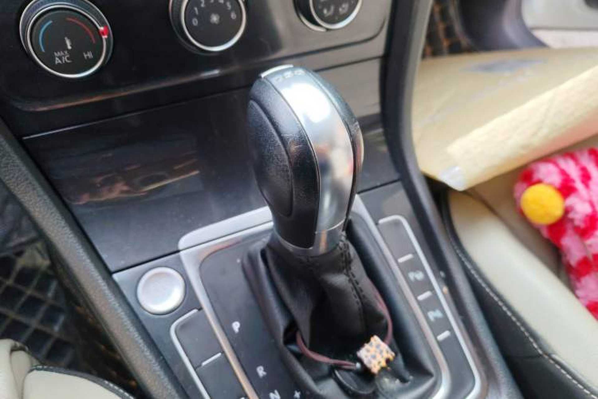 Used Volkswagen Golf 2017 230TSI Automatic Luxury Million-Vehicle Commemorative Edition Gear Lever