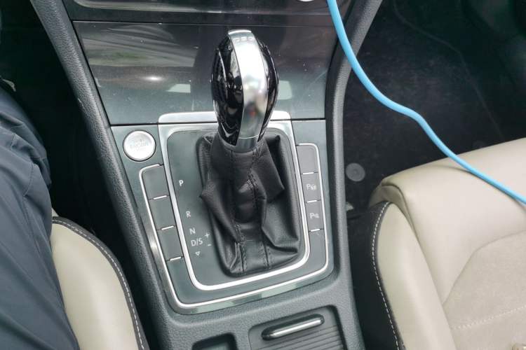 Used Volkswagen Golf 2017 230TSI Automatic Luxury Million-Vehicle Commemorative Edition Gear Lever