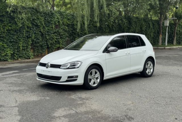 Used Volkswagen Golf 2017 1.6L Automatic Comfort Million-Vehicle Anniversary Edition
