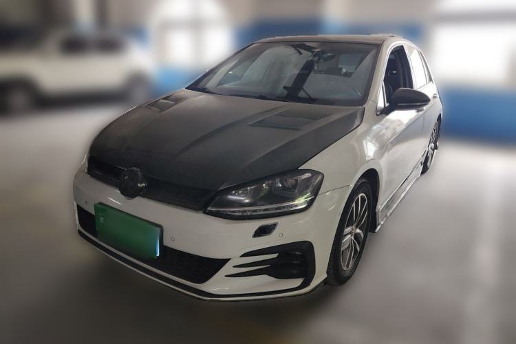Used Volkswagen Golf 2017 230TSI Automatic Luxury Million-Vehicle Commemorative Edition Guazi used car, China used car export, Used car for sale, Used cars, Cheapest cars for sale