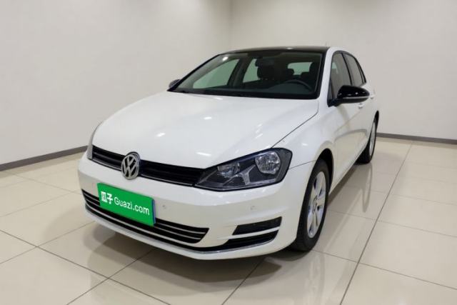 Ojetý Volkswagen Golf 2017 1.6L Automatic Comfort Million-Vehicle Anniversary Edition