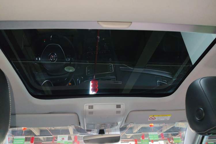 Used Volkswagen Golf 2017 230TSI Automatic Luxury Million-Vehicle Commemorative Edition Headliner