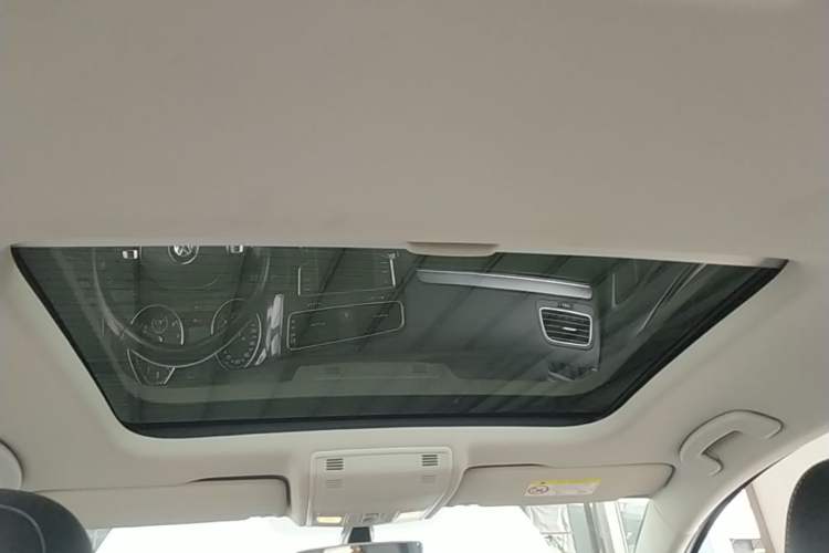 Used Volkswagen Golf 2017 230TSI Automatic Luxury Million-Vehicle Commemorative Edition Headliner