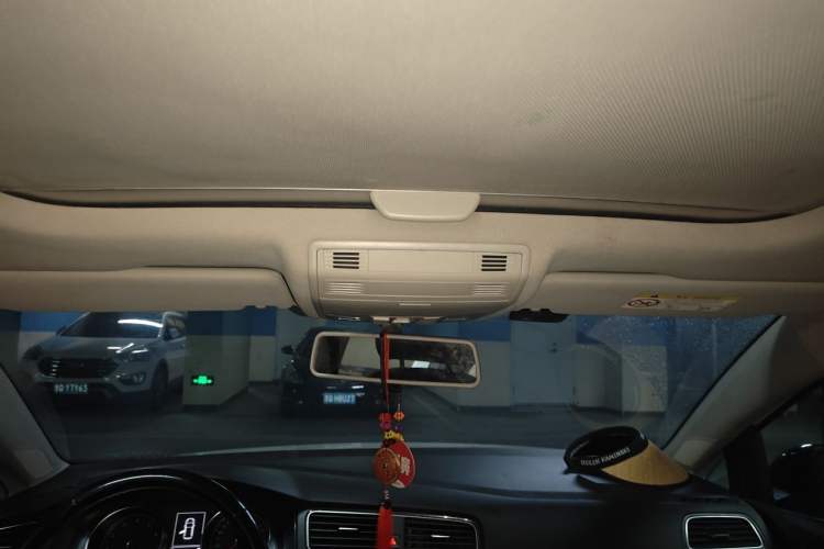 Used Volkswagen Golf 2017 1.6L Automatic Comfort Million-Vehicle Anniversary Edition Headliner