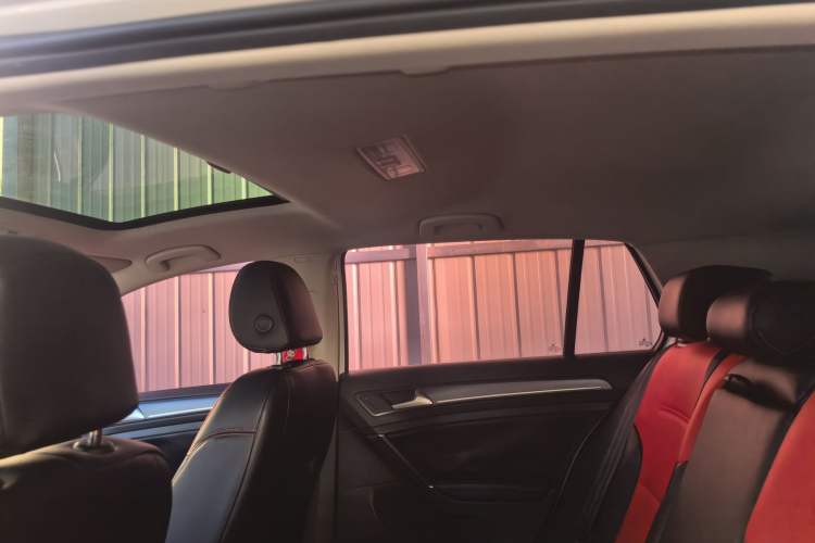 Used Volkswagen Golf 2017 230TSI Manual Comfort Edition – Celebrating Milestone of One Million Units Headliner
