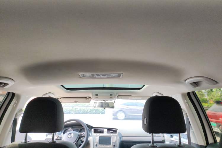 Used Volkswagen Golf 2017 1.6L Automatic Comfort Million-Vehicle Anniversary Edition Headliner