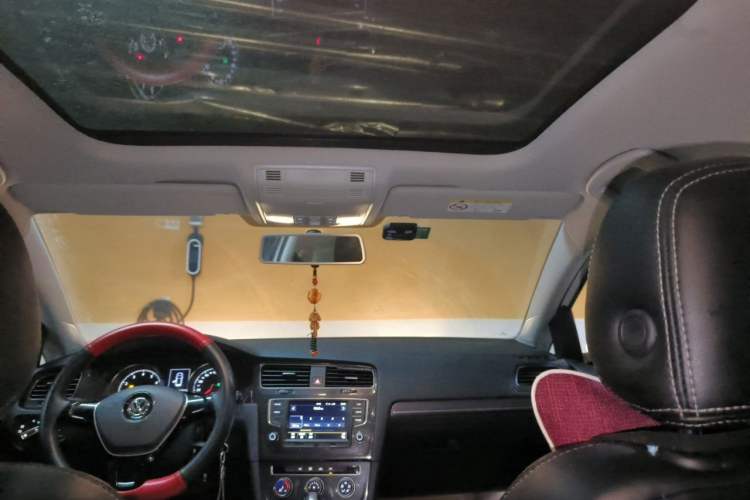 Used Volkswagen Golf 2017 230TSI Automatic Comfort Edition – Celebrating Milestone of One Million Units Headliner