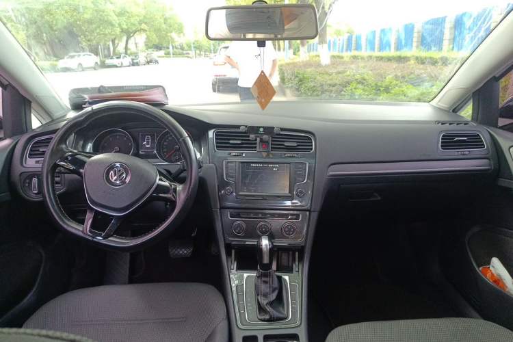 Used Volkswagen Golf 2017 230TSI Automatic Comfort Edition – Celebrating Milestone of One Million Units Headliner