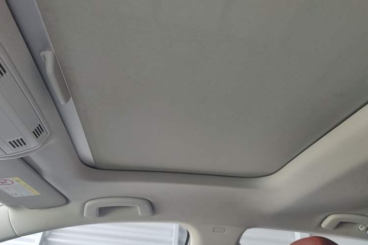 Used Volkswagen Golf 2017 1.6L Automatic Comfort Million-Vehicle Anniversary Edition Headliner