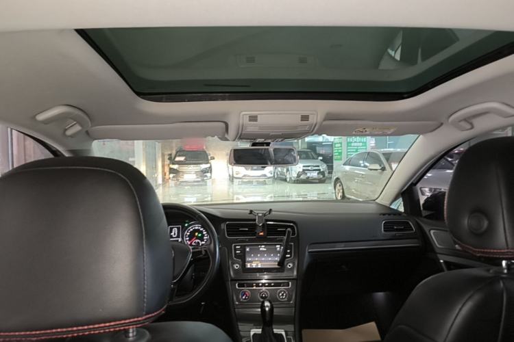 Used Volkswagen Golf 2017 1.6L Automatic Comfort Million-Vehicle Anniversary Edition Headliner