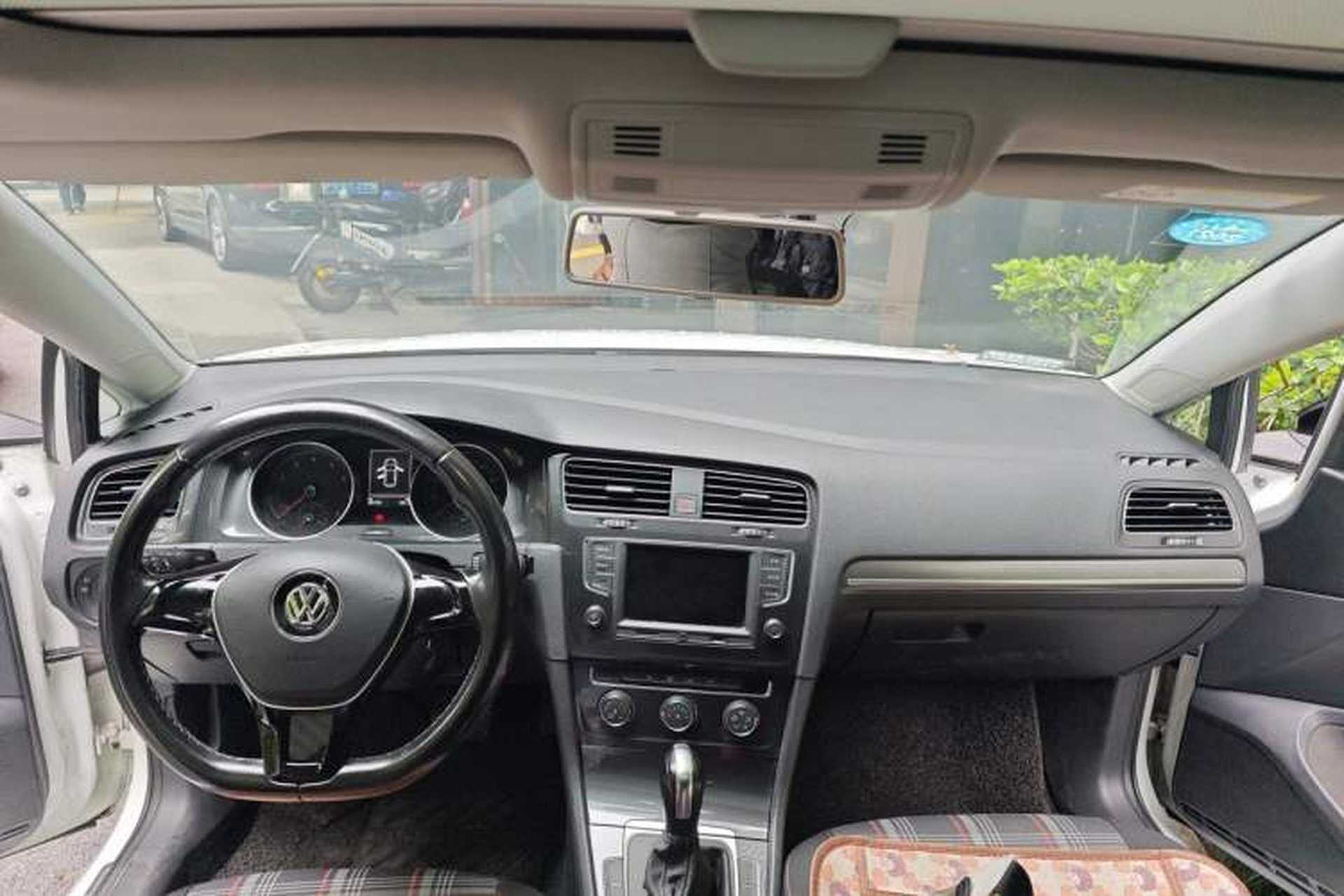 Used Volkswagen Golf 2017 1.6L Automatic Comfort Million-Vehicle Anniversary Edition Headliner