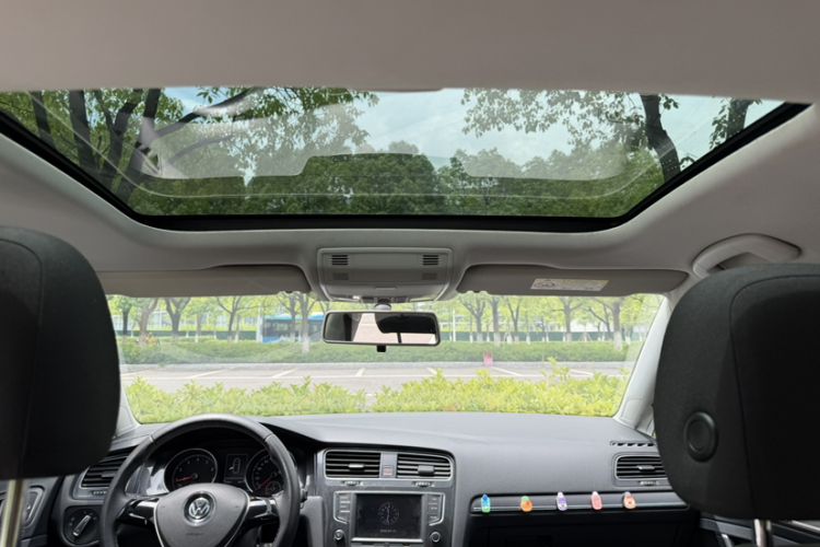 Used Volkswagen Golf 2017 1.6L Automatic Comfort Million-Vehicle Anniversary Edition Headliner