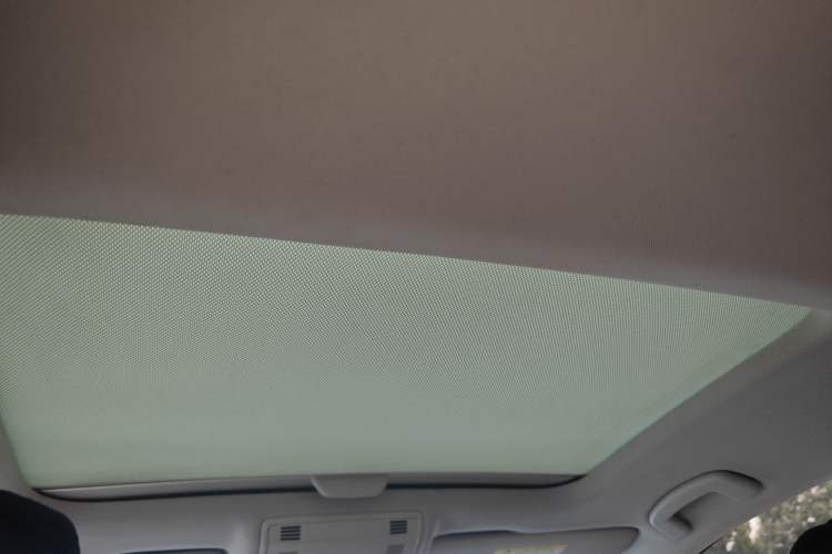 Used Volkswagen Golf 2017 1.6L Automatic Comfort Million-Vehicle Anniversary Edition Headliner