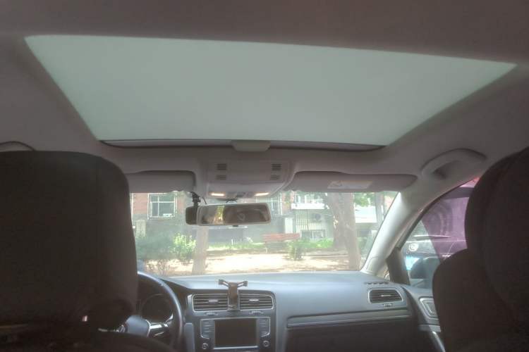 Used Volkswagen Golf 2017 230TSI Automatic Comfort Edition – Celebrating Milestone of One Million Units Headliner