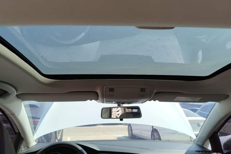 Used Volkswagen Golf 2017 1.6L Automatic Comfort Million-Vehicle Anniversary Edition Headliner