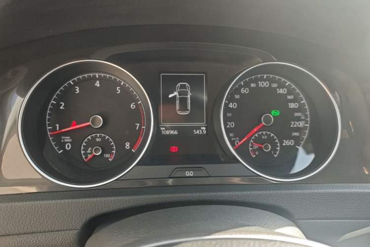 Used Volkswagen Golf 2017 230TSI Automatic Comfort Edition – Celebrating Milestone of One Million Units Instrument Cluster