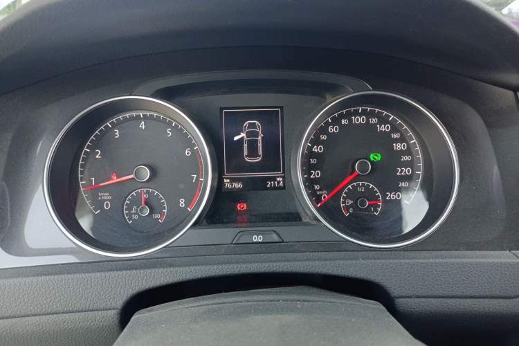 Used Volkswagen Golf 2017 230TSI Automatic Luxury Million-Vehicle Commemorative Edition Instrument Cluster