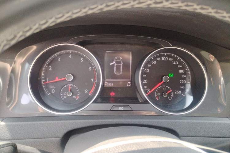 Used Volkswagen Golf 2017 1.6L Automatic Comfort Million-Vehicle Anniversary Edition Instrument Cluster