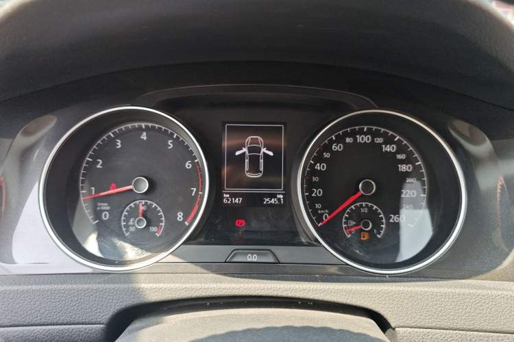 Used Volkswagen Golf 2017 230TSI Automatic Comfort Edition – Celebrating Milestone of One Million Units Instrument Cluster